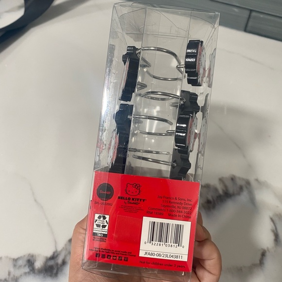 Hello kitty shower hooks - Picture 3 of 4